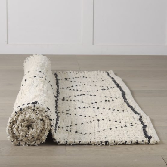 Calvert 5 x 8 Gray Cotton Hand Woven Diamond Patterned Rug - Image 2