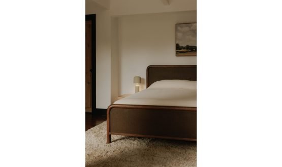 RYE QUEEN BED WARM BROWN - Image 3