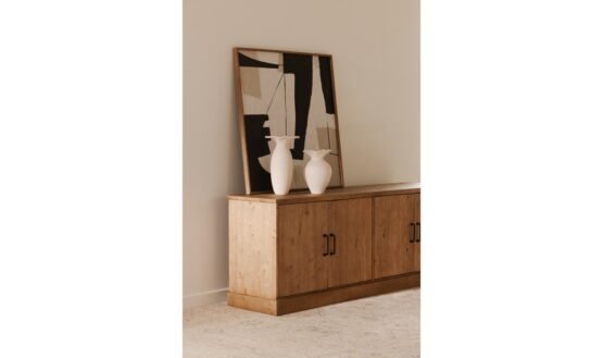 TADE 4 DOOR SIDEBOARD HONEY PINE - Image 2