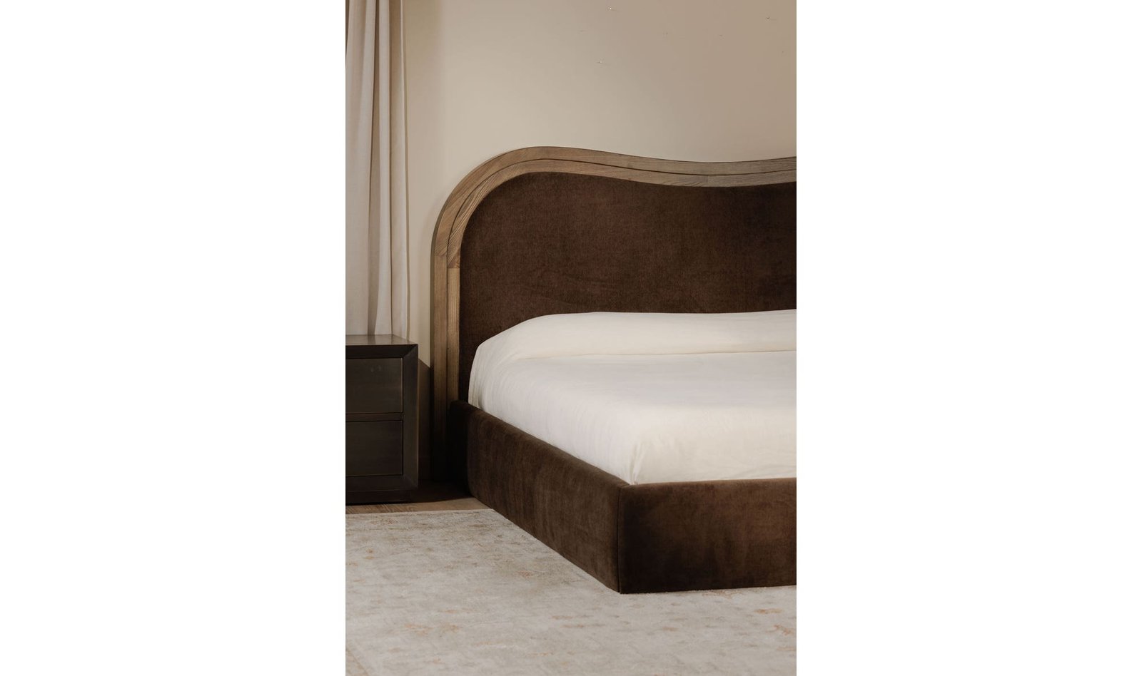 CAMILLA QUEEN BED WARM BROWN - Image 3