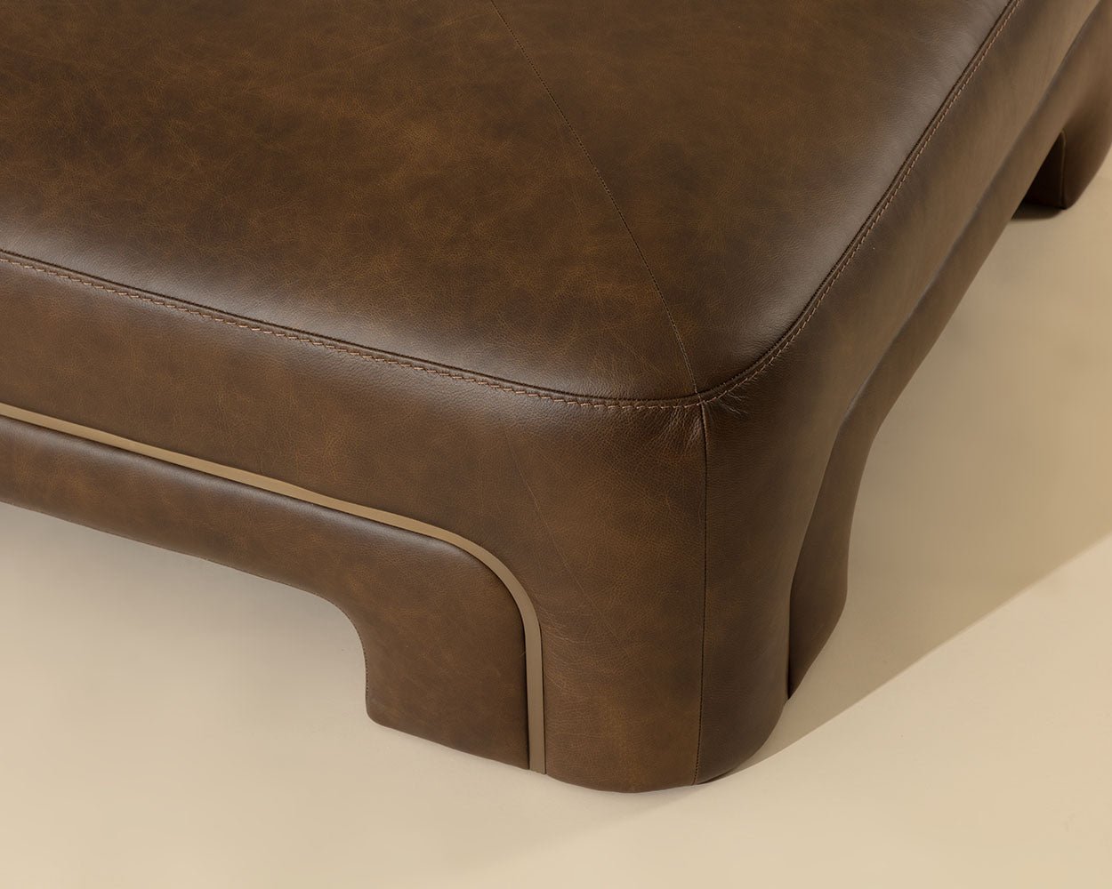 Castano Ottoman Eastwood Saddle - Image 3